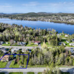Maison unifamiliale spacieuse à vendre à Disraeli près du Lac Aylmer