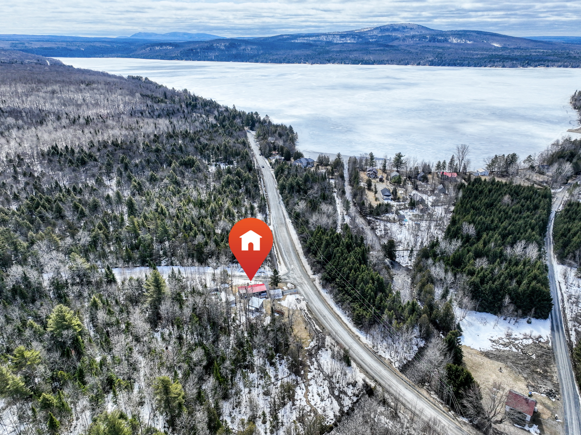 Chalet / maison à vendre avec accès au lac Elgin